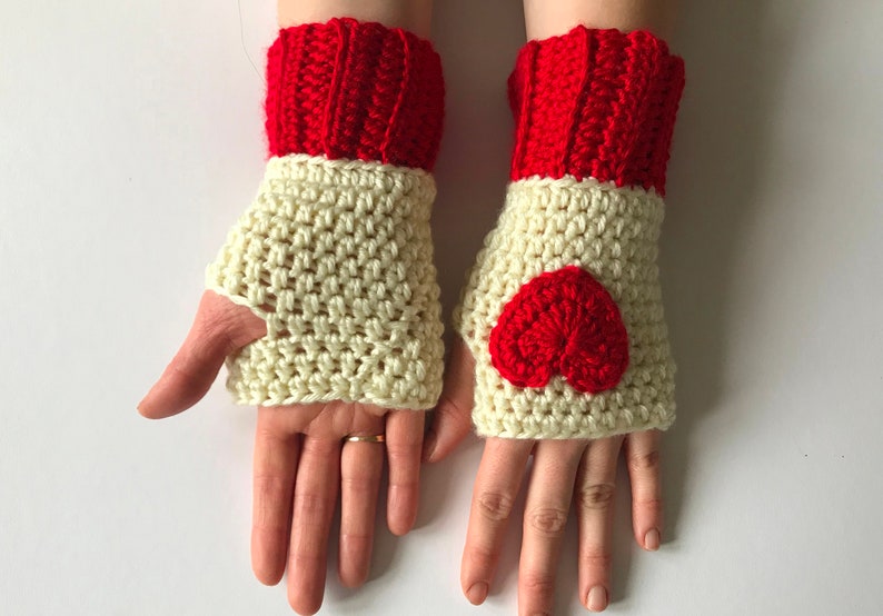 Mother and daughter crochet heart arm warmers. mother and daughter valentines gift. Fingerless gloves. image 7