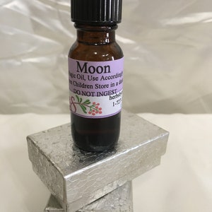 Moon Magic Oil.  1/2 ounce.  Spirituality, Rituals, Witchcraft Ceremonies. Magical.