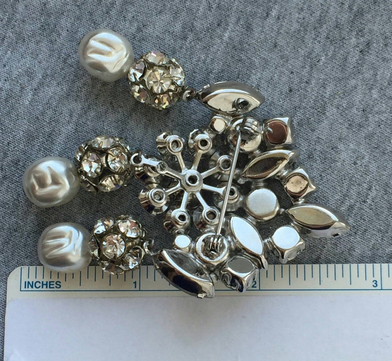 Vintage large prong set rhinestone faux Baroque Pearl Brooch PIN silver tone art nouveau Fringe drop statement chunky sparkly large 50s Wow
