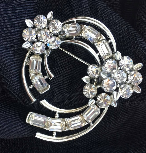 Vintage lisner brooch Wreath Crystal Rhinestones … - image 1