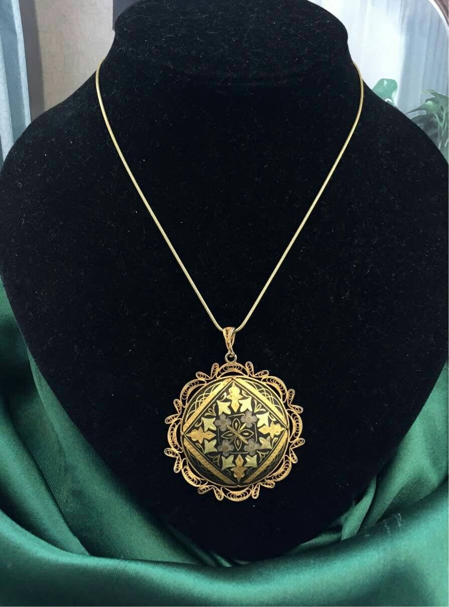Vintage Damascene Pendant Necklace 24k Gold Inlay Spun Frame Etsy