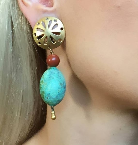 Wow! Robert Lee Morris Earrings clip on green bead