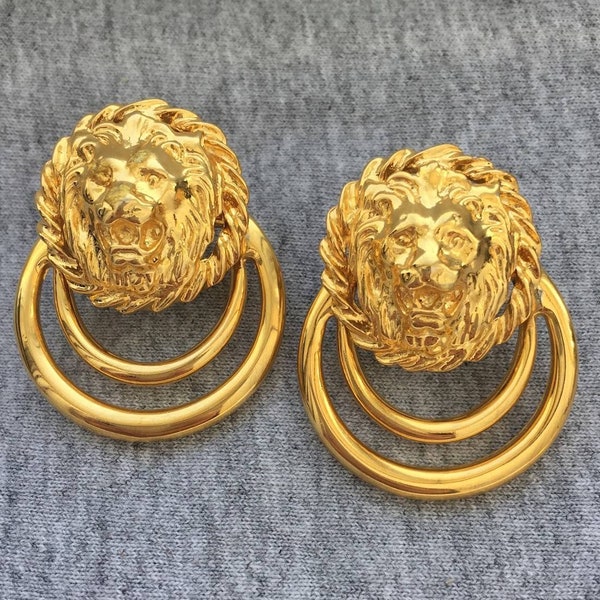 Chic 80s Lion door knocker Earrings clip on Gold tone chunky VTG hoop big statement large  Runway cat