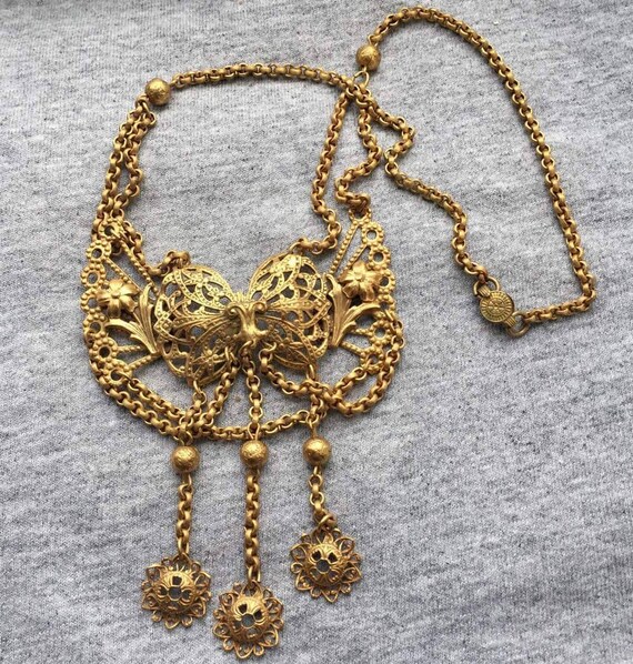 Sexy! Art nouveau pendant Necklace bow Gold tone … - image 3