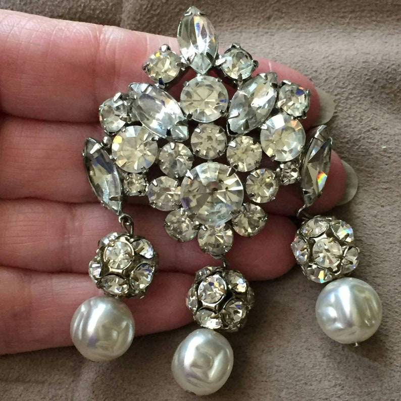 Vintage large prong set rhinestone faux Baroque Pearl Brooch PIN silver tone art nouveau Fringe drop statement chunky sparkly large 50s Wow