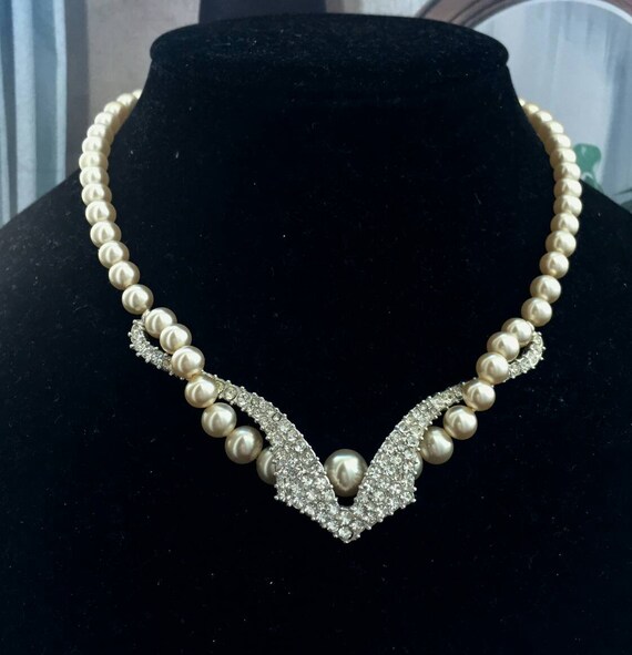 STRIKING! Marvella Victorian Champagne Pearl Neckl