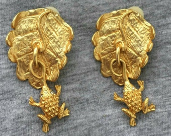 Stunning frog lily pad earrings rhinestone eyes gold tone chunky clip on animal figural Couture style designer quality vintage statement