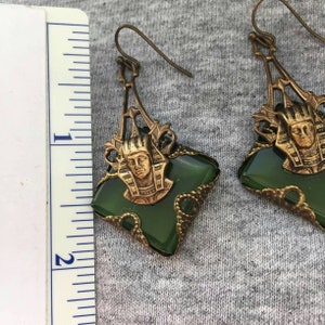 Unique Green Crystal Pharaoh King Tut Earrings pierced antique Gold Tone metal dangle Egyptian chunky Sphinx figural dimensional Vintage image 3