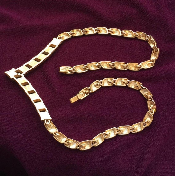 Wow! Designer Style V-shaped Crystal Necklace Rhi… - image 4