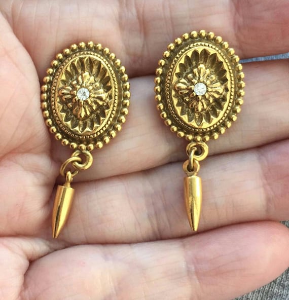 Gold Tone Filigree /& Blue Oval Cabochon Clip On Earrings Vintage 1980s 1990s Large Unsigned 1928 Designer Dome Clip Ons