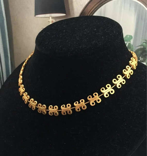 Cute! 80s Anne Klein AK Necklace Curly Q Choker S… - image 2