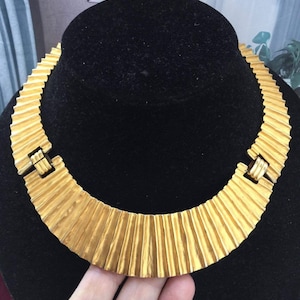 Wow Signed Craft Cleopatra Necklace Textured Matte Gold Tone 80s Thick Choker Collar Couture Designer Modernist  Runway  RARE!