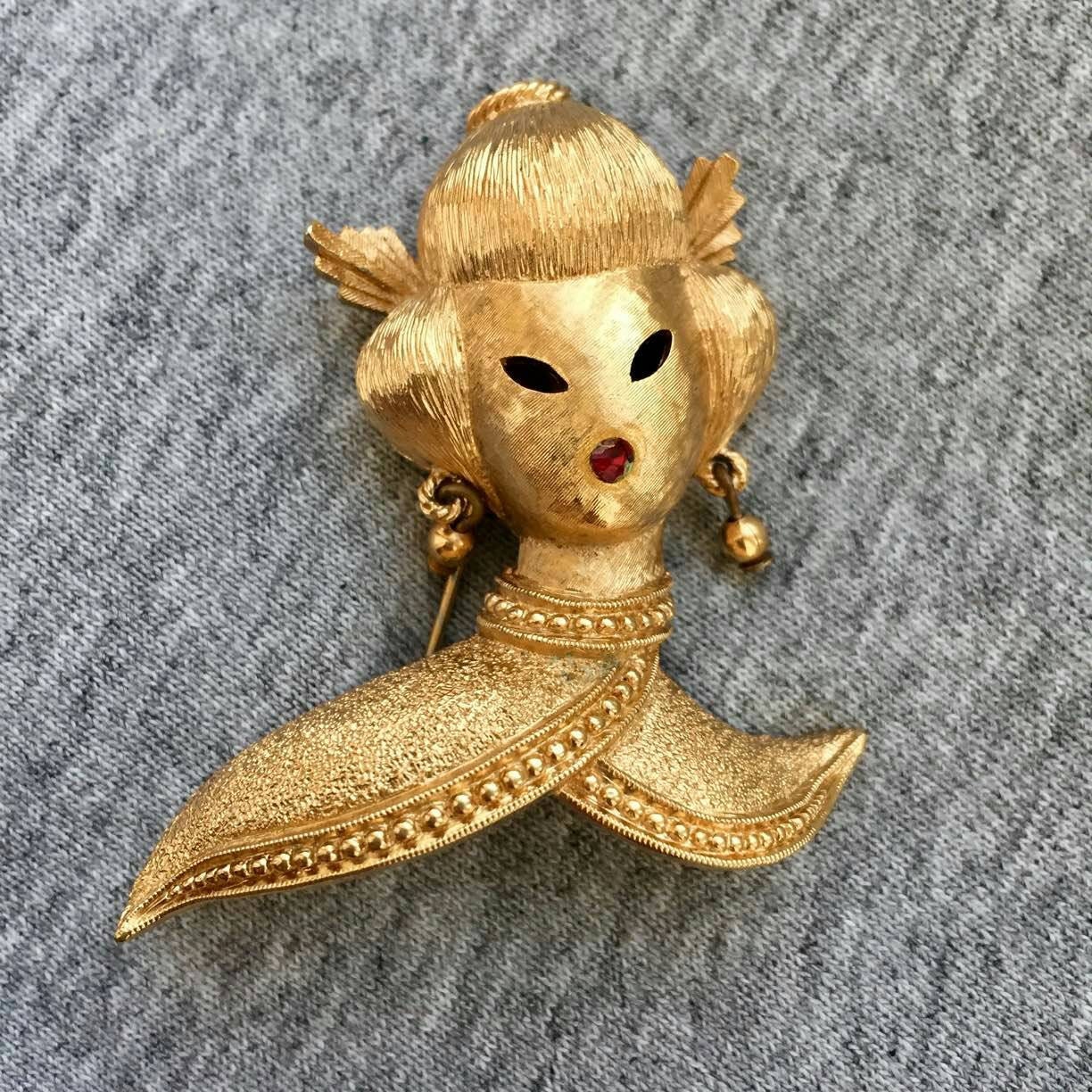 Vintage Monet Signed Gold Oriental Style with Enamel  Pin Brooch