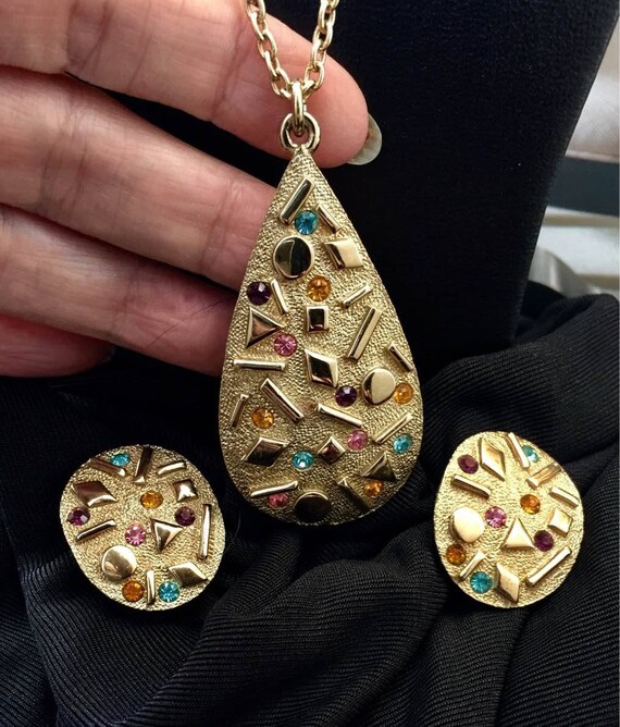 CHIC! Sarah Coventry Art Deco colorful Rhinestone Ear… - Gem - Art Deco Colorful Earrings