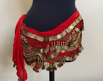 Écharpe rouge de danse du ventre avec des pièces d'or et des perles, jupe de danse du ventre faite main avec des pièces de monnaie
