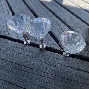 Three Matching Clear Drawer Knobs bild 2