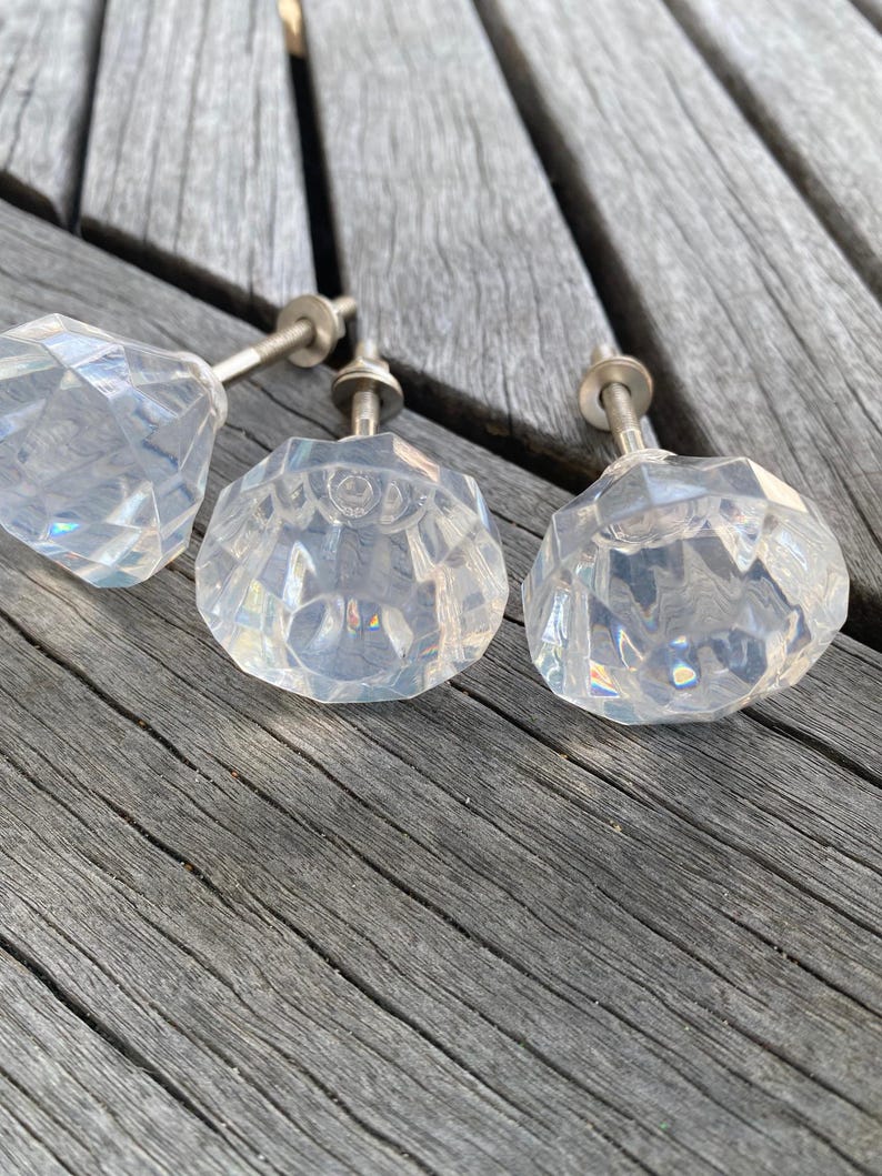 Three Matching Clear Drawer Knobs bild 9
