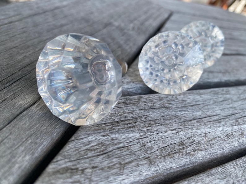 Three Matching Clear Drawer Knobs bild 8
