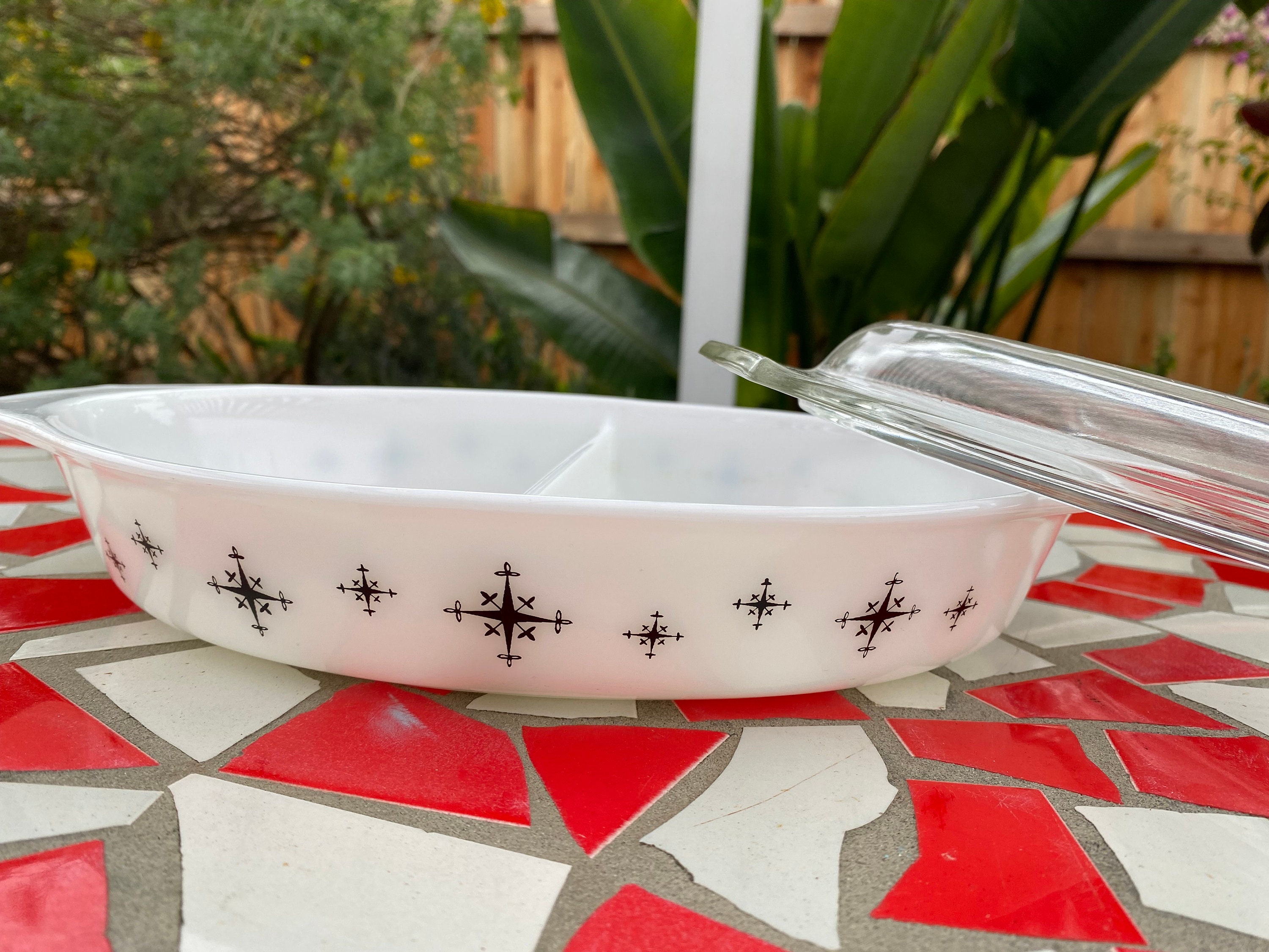 Pyrex Patterns Atomic Vintage PYREX Atomic Compass or Black Star Divided Casserole 1.5 Qt W ...