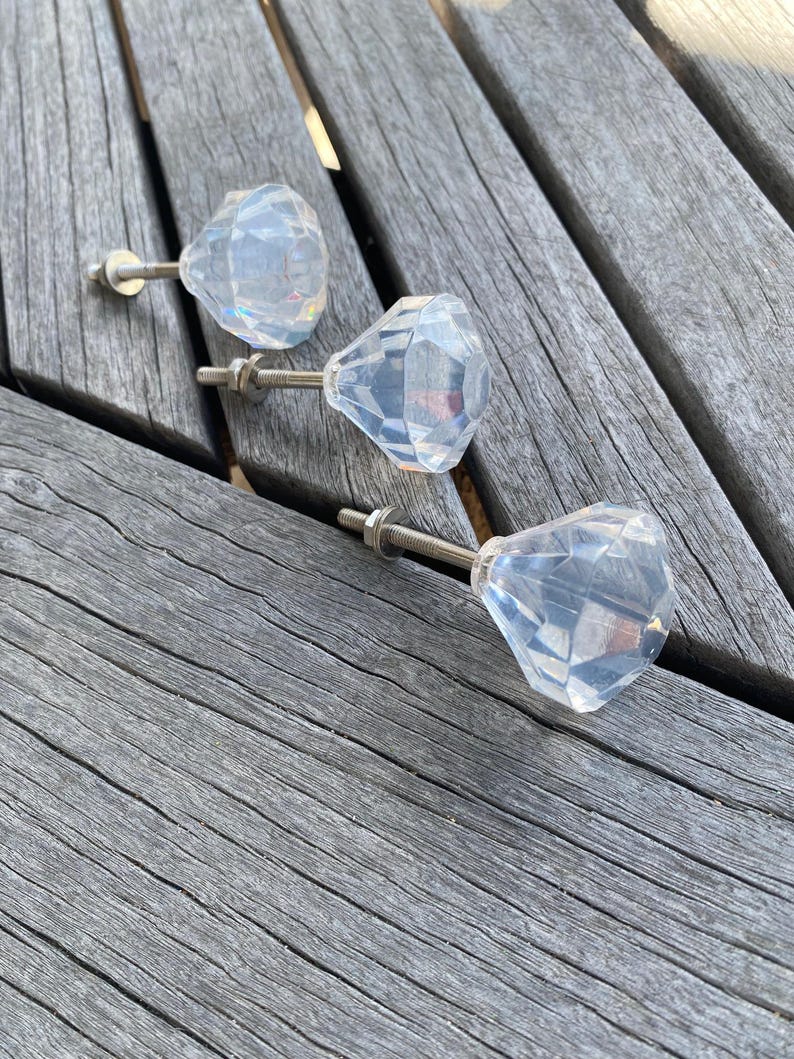 Three Matching Clear Drawer Knobs bild 7
