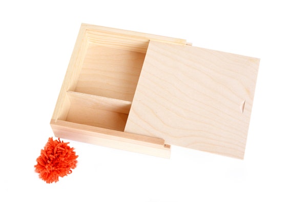 Bo/îte en bois avec couvercle coulissant Taille L28/ X W21/ X H6/ cm