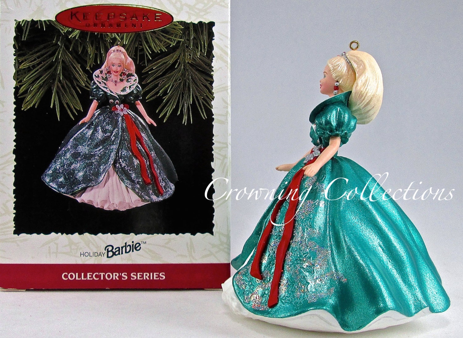 COLLECTIBLE Lot of 12 Hallmark Barbie Holiday Pins on Display Cards 1995 $2/ea 