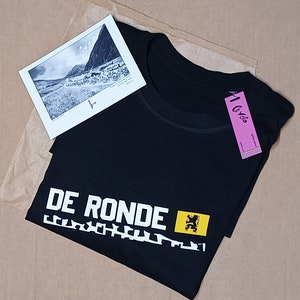 DE RONDE. Volta a Flandres... A icônica corrida de ciclismo das Clássicas da Primavera. Camiseta Rainha das Clássicas