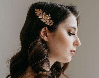 Gold Leaf Hair Comb | Gold Leaf Hair Piece | Bridal Hair Comb | Pearl Hair Comb | Gold Boho Leaf Headpiece | Petite Gold Meadow Comb