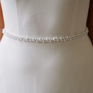 Dünner Perlen-Brautgürtel • Minimal Luxe Hochzeit Schärpe | Stevie Schärpe