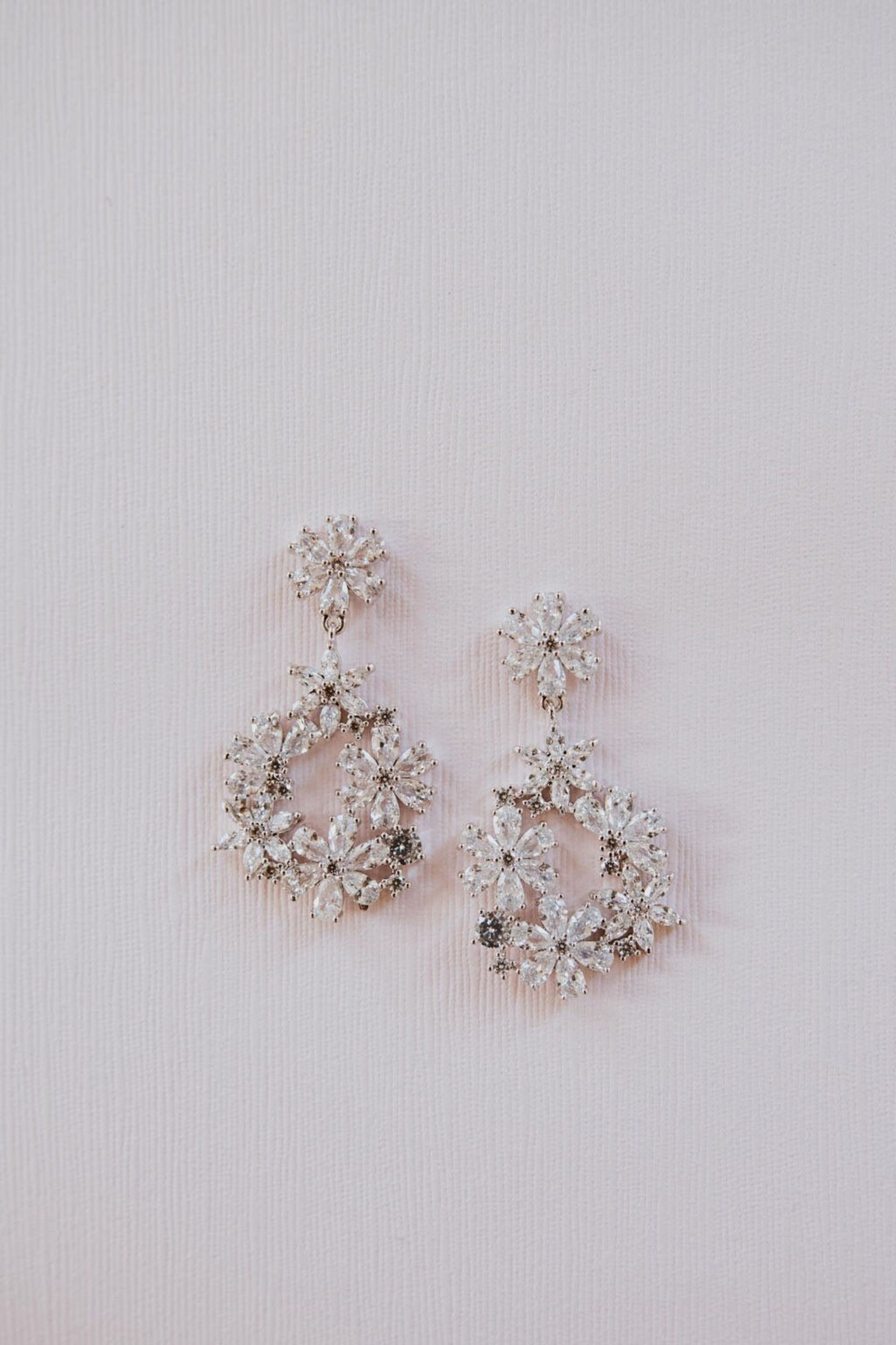 Flyonce Women's Vintage Crystal Drop Earrings - Flower Pattern Chandelier Earrings For Wedding & Special Occasions