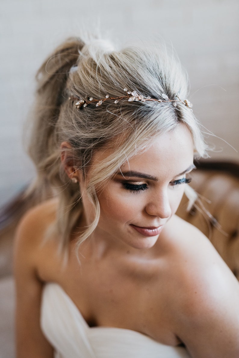 Bandeau de mariée en cristal Bandeau de mariage en or Liane de cheveux de mariée en cristal Coiffe de mariée en or rose Coiffe de mariage en cristal de Lourdes image 1