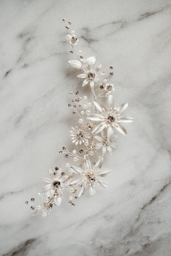 Silver Bridal Hair Comb – Crystal Pearl Flower Hair Clip  display picture 3