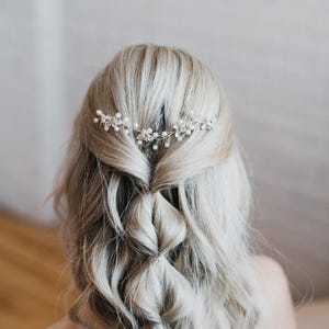 Enredadera de hojas doradas / Diadema nupcial con hojas / Tocado de hojas plateadas / Corona nupcial con perlas / Enredadera pequeña Lyla