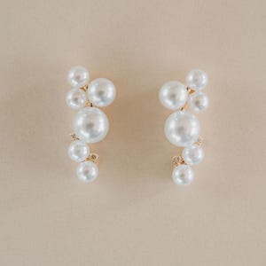 Brincos de pérola | Brincos de pérola para noiva | Brincos de pérola para casamento | Brincos de pérola dourada | Brincos pendentes de pérolas Adelpha