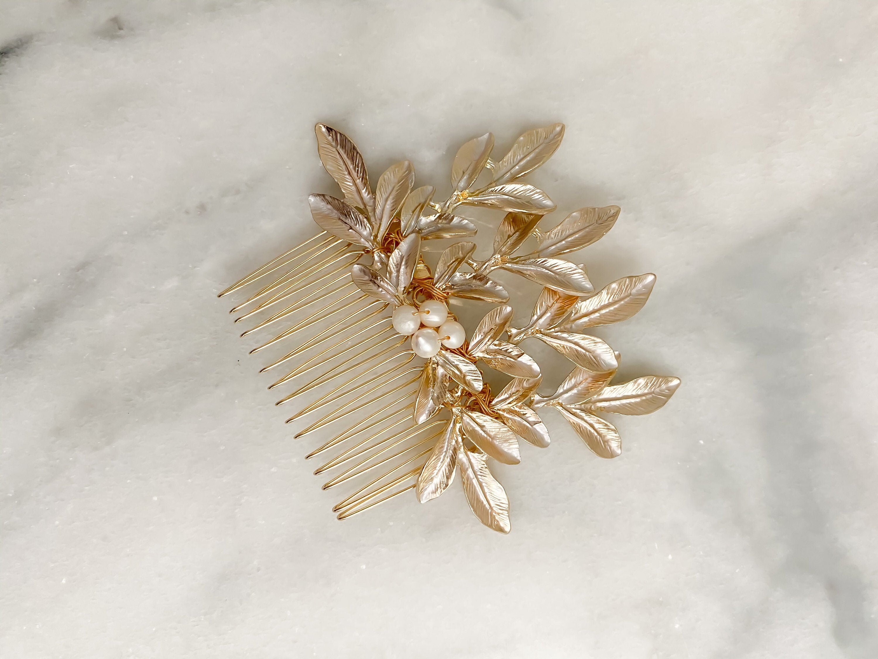 Leaf comb with pearls gold leaf hair comb pearl bridal comb freshwater pearls Romantic hair comb LEaf wedding comb bridal hair comb
