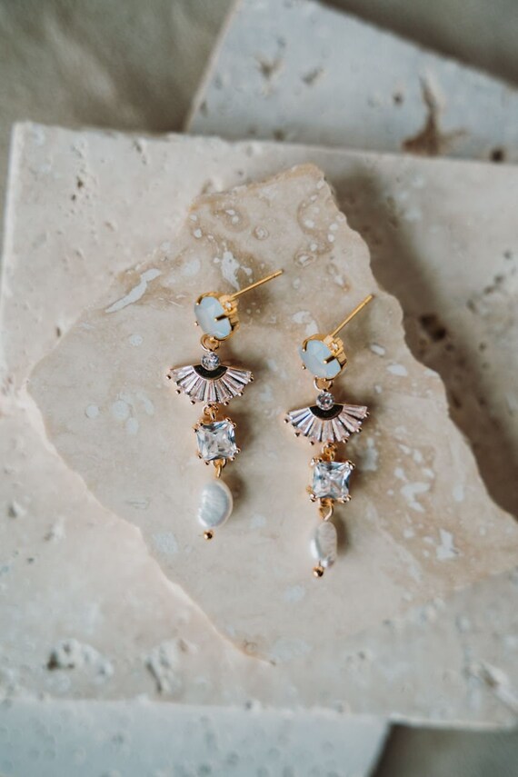 Boucles D'oreilles Clou Chat En Métal Doré Avec Strass Cristal - Magnifique !