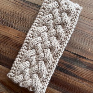 Modèle de tricot bandeau tressé Devyn's