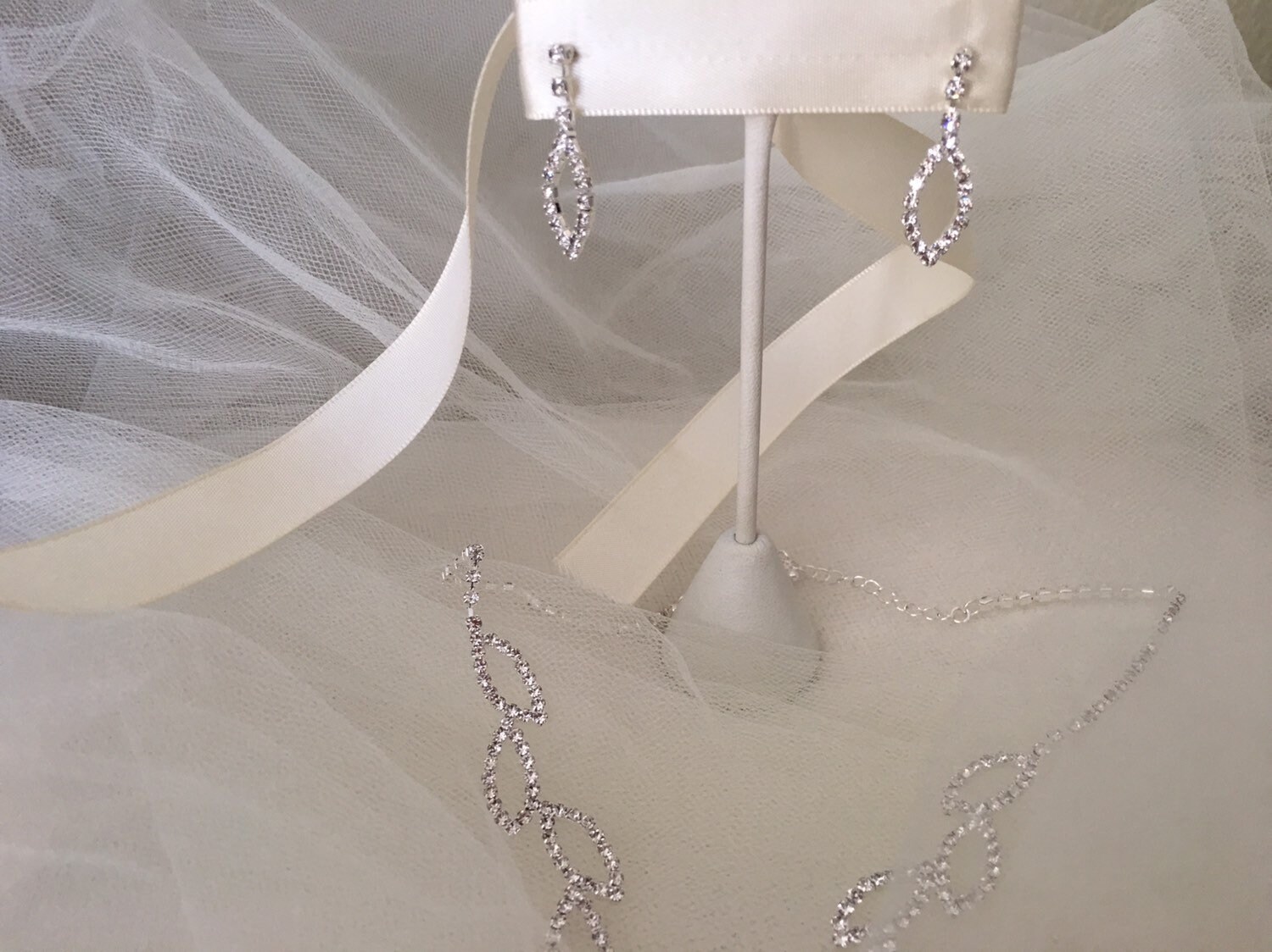 thumbnail image 2 of Bling Crystal Jewelry Set For Women – Silver Necklace & Earrings Set, Party Wedding 1324 2 of 2