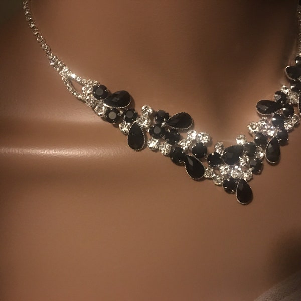 Conjunto de joyería nupcial negra, negro, collar de plata con pendiente, conjunto de joyas de boda, joyería de pedrería de cristal de dama de honor, cristal de lágrima