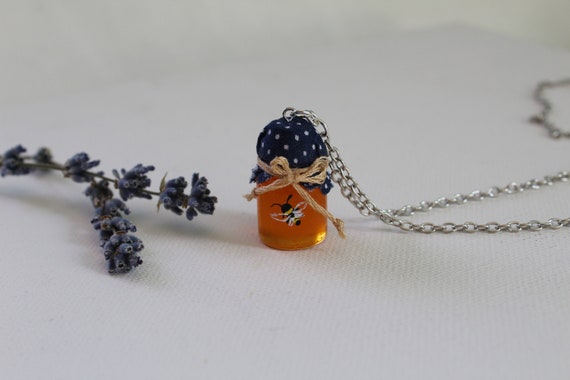 Honey jar best sale necklace