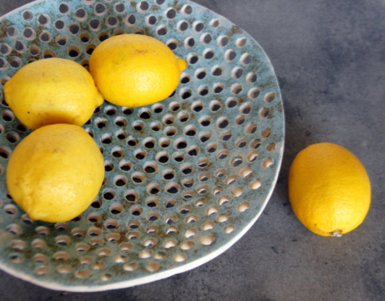 Large Fruit Bowl-Ceramics And Pottery image 3