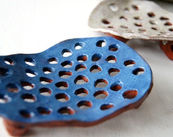Handmade Ceramic Soap Dish – Deep Blue Draining Soap Holder