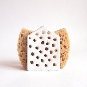 White Polka Dots-Schwammhalter-Serviettenhalter-Küchenaufbewahrung-Keramik und Töpferei
