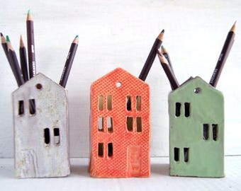 Teacher Appreciation Gift-Teacher Gift-Ceramic House-End of year teacher gift-Office-Desk-Pencil Holder