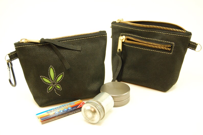 Small Purse Vape Pouch Leather Stash Bag Small Leather Weed Bag with Zipper Pocket Black Goatskin Travel Bag with Cannabis Leaf
