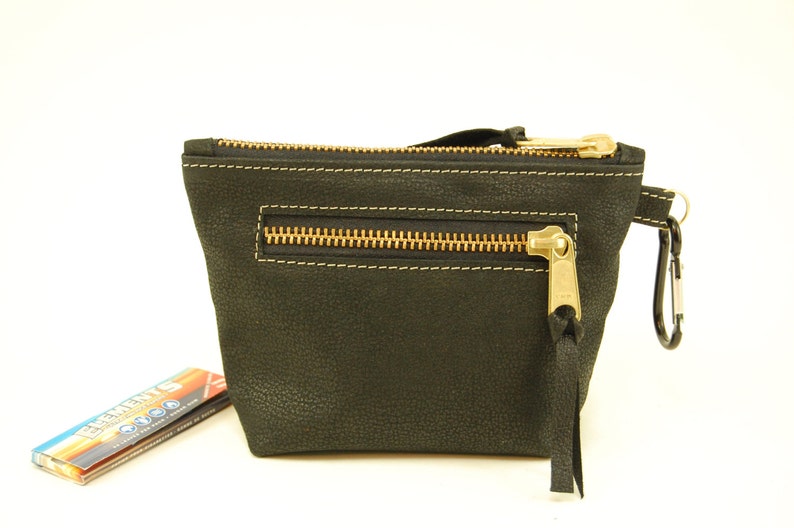 Small Purse Vape Pouch Leather Stash Bag Small Leather Weed Bag with Zipper Pocket Black Goatskin Travel Bag with Cannabis Leaf