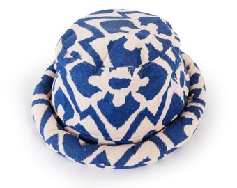 Sombrero hippie de lona - Estampado Ikat azul marino, Sombrero de tela reciclado hecho a mano, Sombrero vegano - Perfecto tanto para hombres como para mujeres, Sombrero de cubo hippie