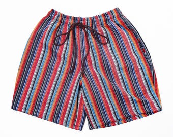 Herrshorts med livfulla randiga hippiemönster: Vävt etniskt tryck med fickor
