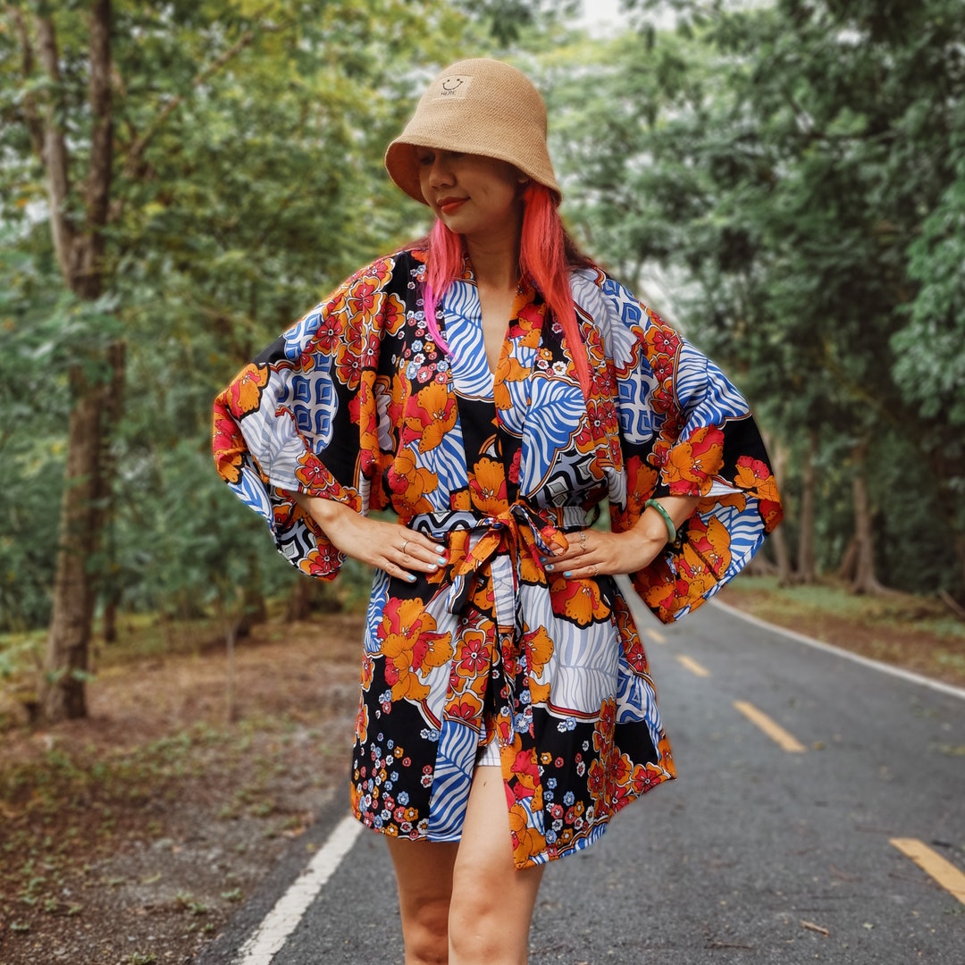 Floral Print Short Kimono: Boho Swimsuit Cover-up, Plus Size