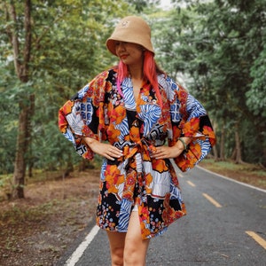 Floral Print Short Kimono: Boho Swimsuit Cover-Up, Plus Size